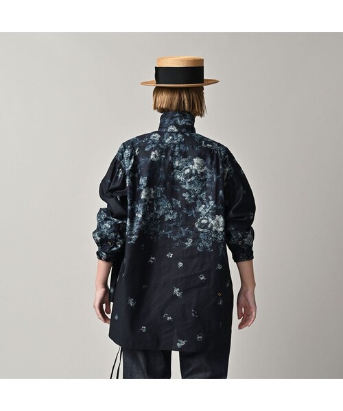 45R（フォーティファイブアール）の「インディゴ抜染ローズプリントのボーイフレンドシャツ（その他・レディース・71-インディゴベース抜染/73-インディゴ抜染・00-フリー）」の7枚目の写真