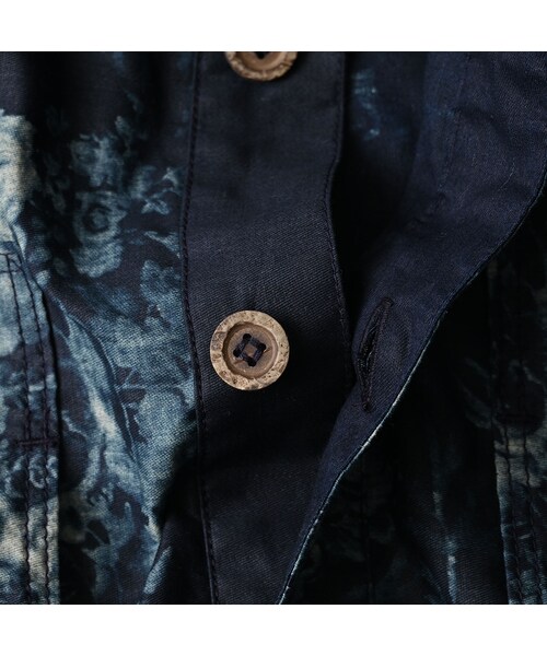 45R（フォーティファイブアール）の「インディゴ抜染ローズプリントのボーイフレンドシャツ（その他・レディース・71-インディゴベース抜染/73-インディゴ抜染・00-フリー）」の19枚目の写真