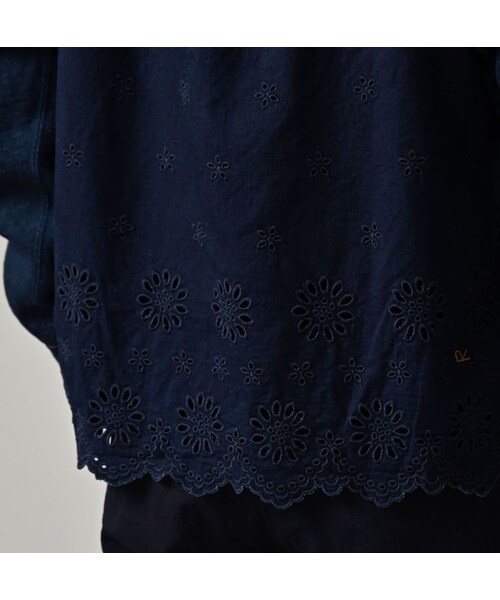 45R（フォーティファイブアール）の「裏毛×カットワークのスウェット（インディゴ）（トップス・レディース・73-インディゴ・00-フリー）」の10枚目の写真