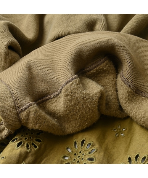 45R（フォーティファイブアール）の「裏毛×カットワークのスウェット（トップス・レディース・06-アンティークホワイト/62-カーキ・00-フリー）」の15枚目の写真