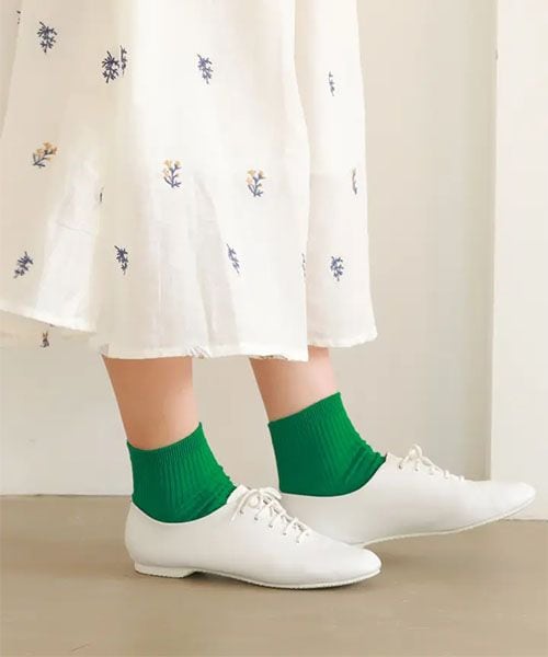 靴下屋(クツシタヤ)の「2×2リブショートソックス/011134590(その他・レディース・オフホワイト01/サラシ09/シルバーグレー10/クロ12/チャコールモク18/リネンベージュ20/モスブラウン24/グレージュ29/ピンク31/エンジェルピンク36/ビビッドピンク37/ノーマルレッド42/ダークレッド44/ヴィンテージレッド48/クリーム60/クロムイエロー64/イエロー66/グリーン72/マッチャ75/メロン77/ミントサックス80/スモーキーサックス81/サックス83/コン84/ダークターコイズ85/パンチブルー88/インディゴ89/ラベンダー96・F)」の18枚目の写真