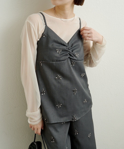 Omekashi(オメカシ)の「ビジューキャミソール(キャミソール・レディース・グレー・F)」の1枚目の写真