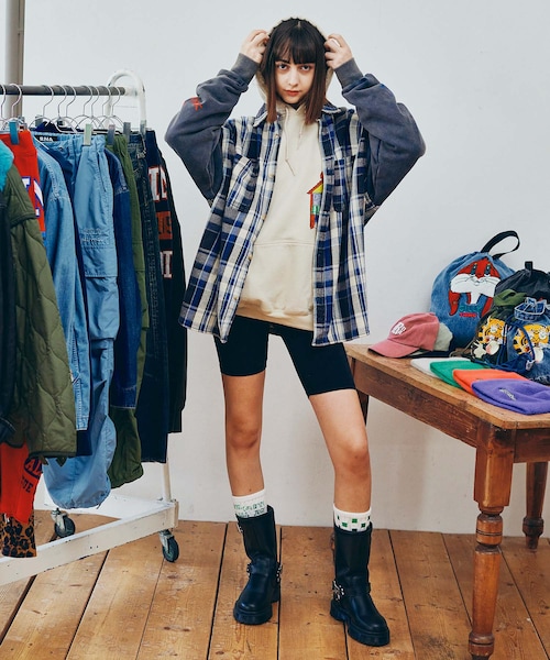 RNA（アールエヌエー）の「【PINK MOTEL】E5218 PM スモールジャンクスタンドソックス（その他・レディース・ホワイト×グリーン/ホワイト×レッドブルー/ブラック×シルバー/ブラック×ゴールドレッド）」の6枚目の写真