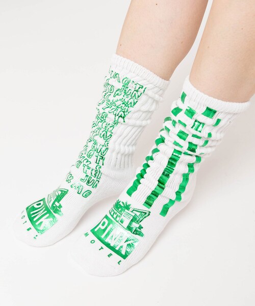 RNA（アールエヌエー）の「【PINK MOTEL】E5218 PM スモールジャンクスタンドソックス（その他・レディース・ホワイト×グリーン/ホワイト×レッドブルー/ブラック×シルバー/ブラック×ゴールドレッド）」の5枚目の写真