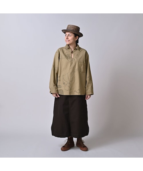 45R(フォーティファイブアール)の「ダック落書きプリントの908ダッファーシャツ(その他・レディース・12-ベージュ・02-S/04-L)」の4枚目の写真