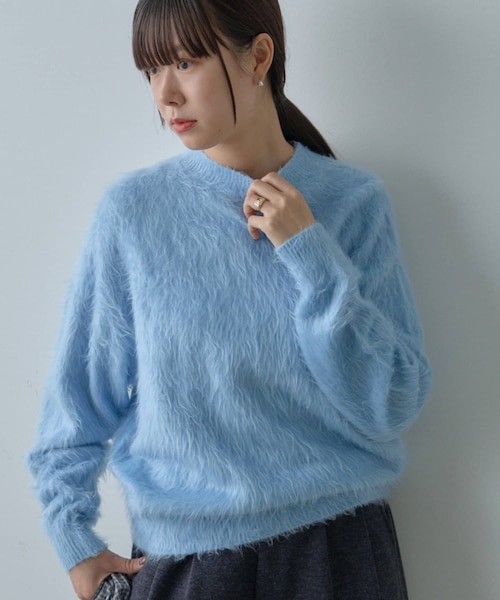 Kastane（カスタネ）の「【WHIMSIC/2サイズ展開】アンゴラブレンドシャギーニットプルオーバー（ニット/セーター・メンズ・チャコールグレー/サックスブルー/レッド/ライトベージュ・1/2）」の3枚目の写真