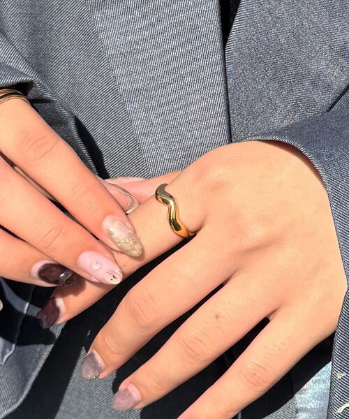 Lattice（Lattice）の「＜ステンレス＞ニュアンスリング（リング・レディース・シルバー/ゴールド・FREE）」の2枚目の写真