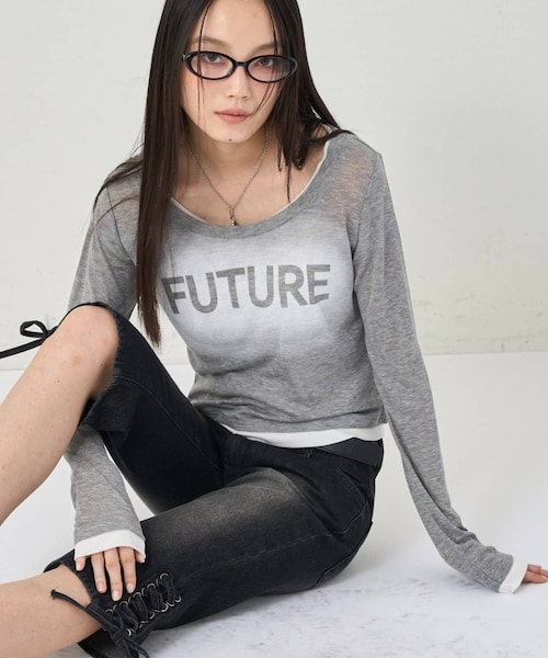 WHO'S WHO gallery(フーズフーギャラリー)の「SPRAY LOGO SHEER LAYERED TOPS(Tシャツ/カットソー・レディース・イエロー/ホワイト/ネイビー/ブラック/グレー・F)」の4枚目の写真