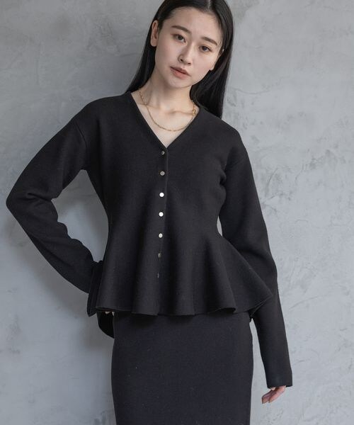 A part by（アパートバイ）の「ペプラムカーディガンセットアップ/WEB先行予約（トップス・ブラック 09/ライトグレー 12・FREE）」の8枚目の写真