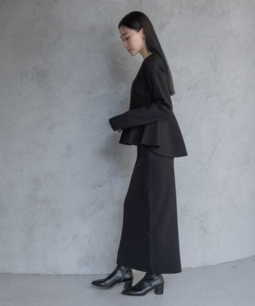 A part by（アパートバイ）の「ペプラムカーディガンセットアップ/WEB先行予約（トップス・ブラック 09/ライトグレー 12・FREE）」の4枚目の写真