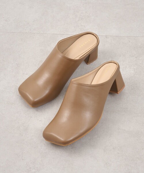 SHENERY(シーナリー)の「スクエアトゥサボ(その他シューズ・レディース・ブラック/キャメル・36/37/38)」の2枚目の写真