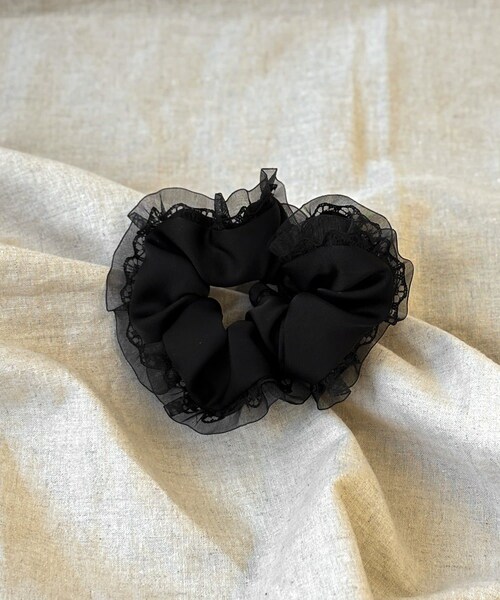 3coins（3coins）の「フチレースサテンシュシュ／KIDS（シュシュ・キッズ・アイボリー/ブラック/パープル・FREE）」の2枚目の写真