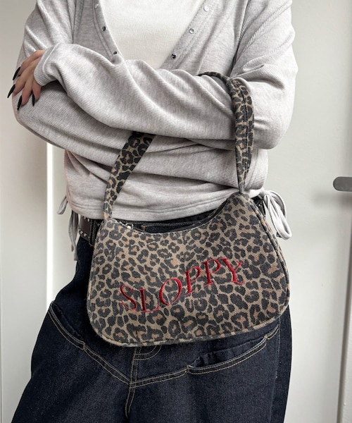 WHO'S WHO gallery(フーズフーギャラリー)の「SLOPPY LOGO SHOULDER BAG(ショルダーバッグ・レディース・カーキ/ネイビー/ブラウン/グリーンその他1/サックスブルー/ブラック・F)」の3枚目の写真