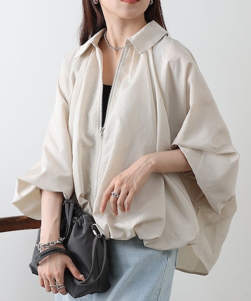 COLONY 2139(コロニートゥーワンスリーナイン)の「【WEB限定】裾バルーンナイロンブルゾン(ジャケット/アウター・レディース・カーキ/アイボリー/ブラック・F)」の2枚目の写真