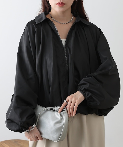 COLONY 2139(コロニートゥーワンスリーナイン)の「【WEB限定】裾バルーンナイロンブルゾン(ジャケット/アウター・レディース・カーキ/アイボリー/ブラック・F)」の3枚目の写真