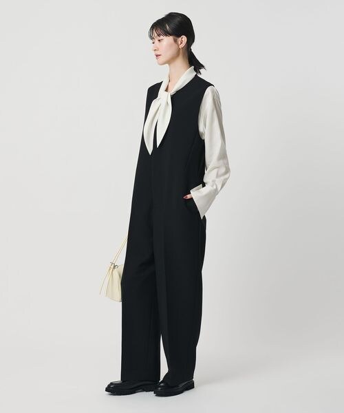 BEAUTY&YOUTH UNITED ARROWS（ビューティーアンドユースユナイテッドアローズ）の「Vネックオールインワン（オールインワン・サロペット・レディース・BLACK(10)/DK.GRAY(23)・S/M）」の4枚目の写真