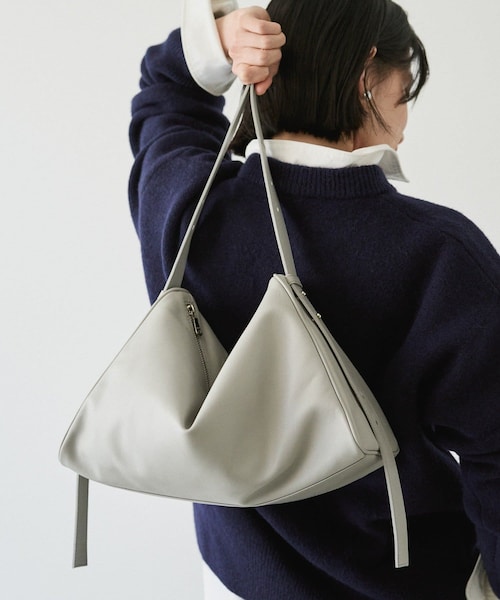 russet（ラシット）の「トライアングルショルダーバッグ（ショルダー