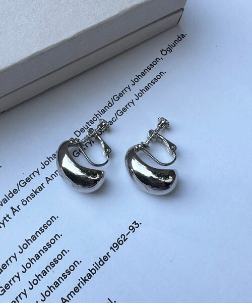 Lattice（Lattice）の「ぷっくりメタルイヤリング（イヤリング・レディース・ゴールド/シルバー・FREE）」の2枚目の写真