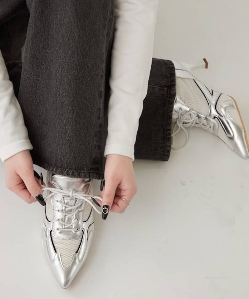 WHO'S WHO gallery（フーズフーギャラリー）の「MESH HEEL SNEAKERS（その他シューズ・レディース・ブラック/オフホワイト・L/XL/M）」の2枚目の写真