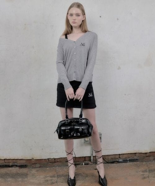 ALAND（エーランド）の「MUCENT／REITZVネックカーディガン（トップス・グレー(15)/ブラック(19)/ライトベージュ(56)/ライトブルー(82)・F）」の3枚目の写真