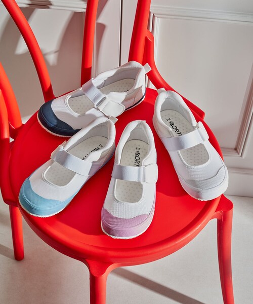 ORiental TRaffic（オリエンタルトラフィック）の「【WEB限定/KIDS】ゴムストラップスクールシューズ/K-533（その他・レディース・ブルー/ネイビー/パープル/ホワイト・16.0cm/16.5cm/17.0cm/17.5cm/18.0cm/18.5cm/19.0cm/19.5cm/20.0cm/20.5cm/21.0cm/21.5cm/22.0cm）」の2枚目の写真