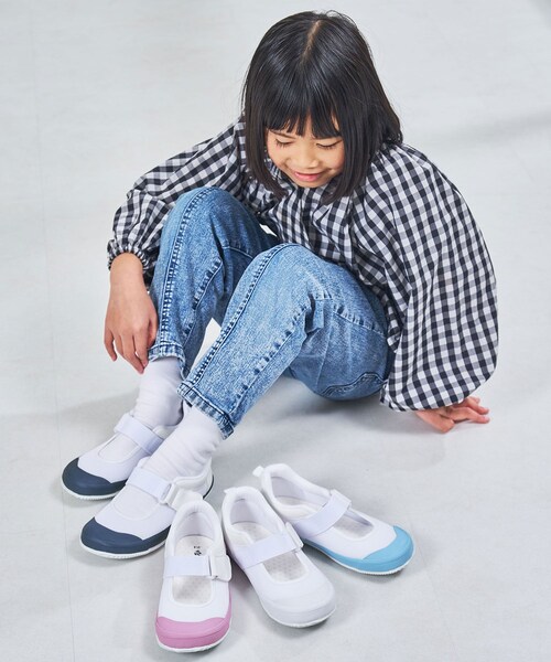 ORiental TRaffic（オリエンタルトラフィック）の「【WEB限定/KIDS】ゴムストラップスクールシューズ/K-533（その他・レディース・ブルー/ネイビー/パープル/ホワイト・16.0cm/16.5cm/17.0cm/17.5cm/18.0cm/18.5cm/19.0cm/19.5cm/20.0cm/20.5cm/21.0cm/21.5cm/22.0cm）」の19枚目の写真