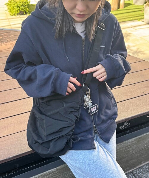 Lattice（Lattice）の「サイドギャザーバッグ（ショルダーバッグ・レディース・ブルー/ブラック/アイボリー・FREE）」の3枚目の写真