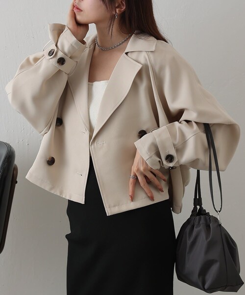 COLONY 2139（コロニートゥーワンスリーナイン）の「ショートトレンチコート（トレンチコート・レディース・ベージュ/ライトベージュ/ネイビー・F）」の2枚目の写真