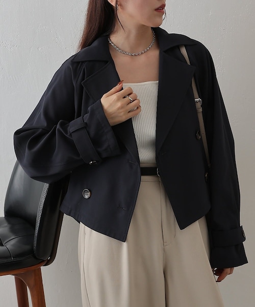 COLONY 2139（コロニートゥーワンスリーナイン）の「ショートトレンチコート（トレンチコート・レディース・ベージュ/ライトベージュ/ネイビー・F）」の3枚目の写真