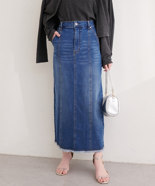 natural couture（ナチュラルクチュール）の「ストレートデニムタイトスカート（デニムスカート・レディース・サックスブルー/ブルー・M/L）」の2枚目の写真