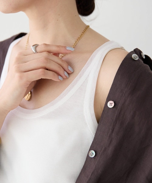 RIVE DROITE(リヴドロワ)の「予約【フェミニンなムードを演出】チュールリブタンクトップ(タンクトップ・レディース・オフホワイト/サックスブルー/ピンク/ブラック・F)」の2枚目の写真