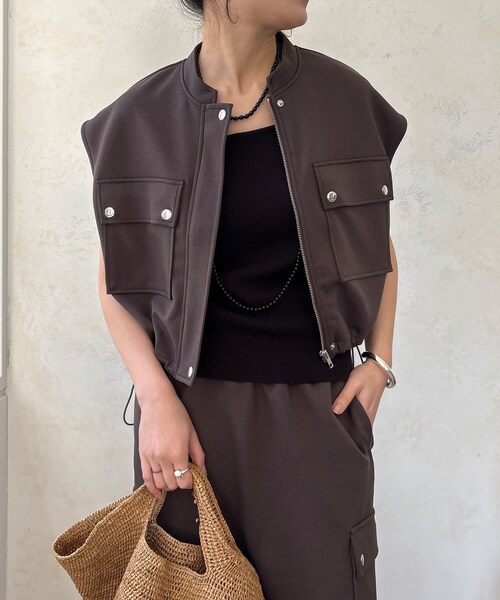 DouDou（ドゥドゥ）の「【WEB限定】ショートベスト×カーゴスカートセット（その他・レディース・アイボリー/チャコールグレー/グレージュ・F）」の2枚目の写真