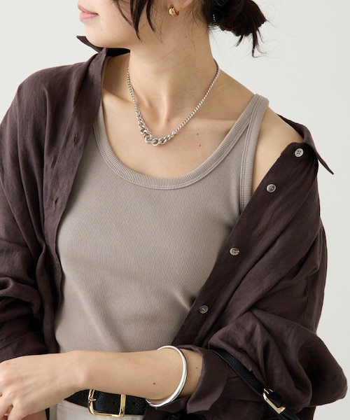 RIVE DROITE（リヴドロワ）の「予約【レイヤードスタイルに◎】ミニマルテレコタンク（タンクトップ・レディース・ホワイト/ベージュ/ブラウン・F）」の3枚目の写真