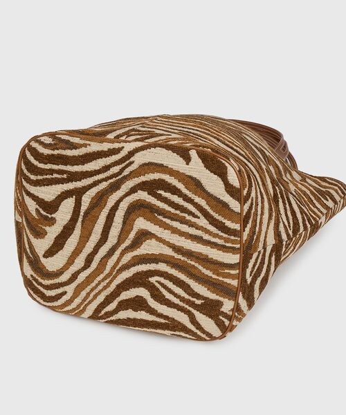 Chaos（カオス）の「TENT L ZEBRA/A（バッグ・BRN4(54)・99）」の5枚目の写真