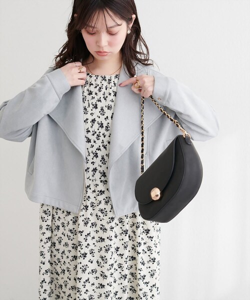 natural couture(ナチュラルクチュール)の「スエードライダースジャケット(ライダースジャケット・レディース・グレイッシュベージュ/チャコールグレー/アイボリー/ミント・FREE)」の4枚目の写真