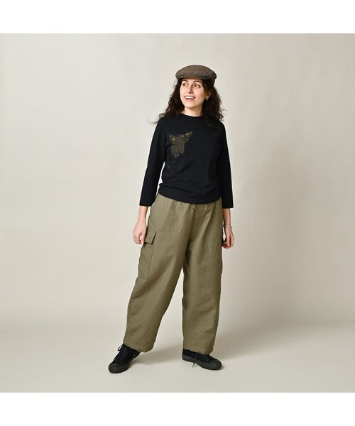 45R(フォーティファイブアール)の「ペーペー君のベタッチプリント四角Tシャツ(再び・影色納戸)(トップス・レディース・75-影色納戸・01-S/02-M/03-L/04-XL/05-XXL)」の3枚目の写真