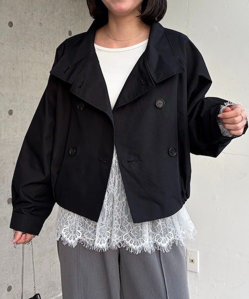 CAPRICIEUX LE'MAGE(カプリシューレマージュ)の「【サイズ展開あり】ショートトレンチコート(トレンチコート・レディース・エクリュ/ベージュ/ブラック・36/38)」の2枚目の写真