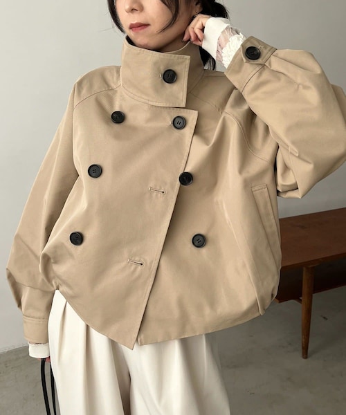 CAPRICIEUX LE'MAGE(カプリシューレマージュ)の「【サイズ展開あり】ショートトレンチコート(トレンチコート・レディース・エクリュ/ベージュ/ブラック・36/38)」の3枚目の写真