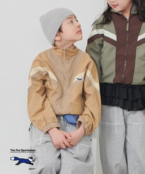 CIAOPANIC TYPY(チャオパニックティピー)の「【KIDS】【FOX×TYPY】配色切替マンパ《ジュニアサイズあり》(マウンテンパーカー・キッズ・カーキ/ベージュ・110/130/150)」の2枚目の写真
