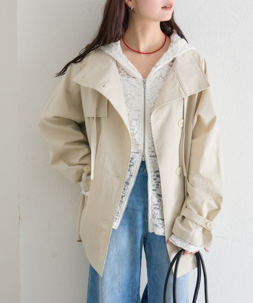 mystic(ミスティック)の「スタンドカラーミドルトレンチ(トレンチコート・レディース・ベージュ/ブラック/アイボリー・F)」の2枚目の写真