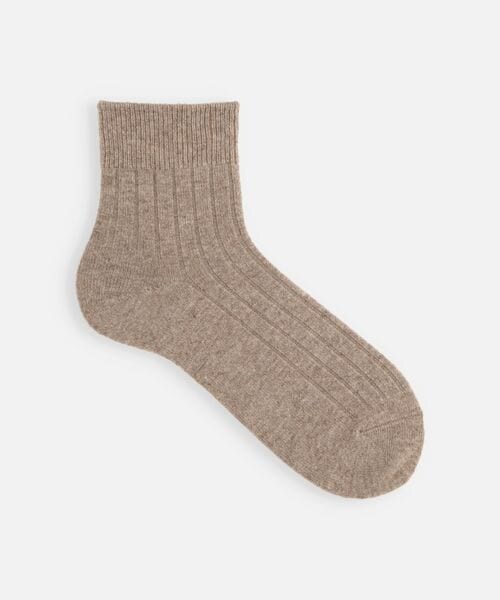 靴下屋(クツシタヤ)の「WOOL太リブショート丈ソックス/062131231(その他・メンズ・アイボリー(04)/グレーモク(17)/チャコールモク(18)/モカ(25)/ダークブラウン(28)/ダークレッド(43)/ダークオレンジ(54)/マリーゴールド(57)/ブルー(81)・25-27)」の4枚目の写真