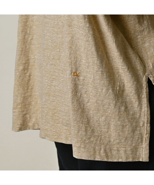 45R(フォーティファイブアール)の「天竺のビッグスリットTシャツ(トップ)(トップス・レディース・12-リネンベージュトップ・00-フリー)」の10枚目の写真