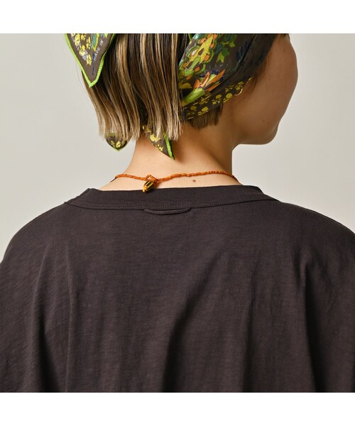 45R（フォーティファイブアール）の「天竺のビッグスリットTシャツ（トップス・レディース・02-シロ/63-グリーン/91-スミクロ・00-フリー）」の10枚目の写真