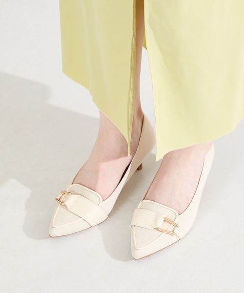 ORiental TRaffic（オリエンタルトラフィック）の「サイドバックルポインテッドトゥパンプス/62104（シューズ・ベージュ10/ブラック20/パープル51・34(22.0cm)/35(22.5cm)/36(23.0cm)/37(23.5cm)/38(24.0cm)/39(24.5cm)/40(25.0cm)/41(25.5cm)/42(26.0cm)）」の6枚目の写真