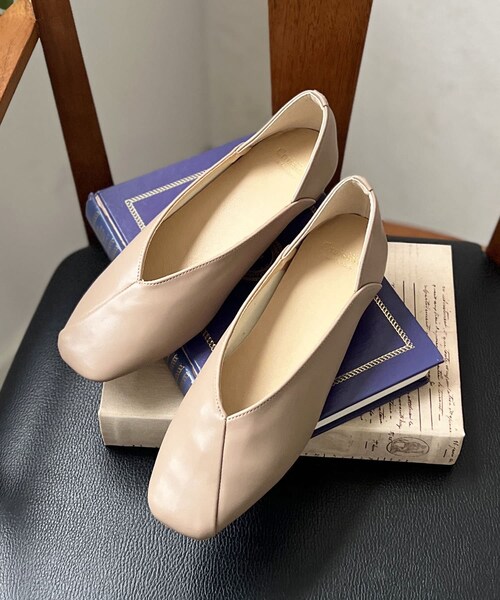 un dix cors(アンディコール)の「ウッドヒールパンプス(パンプス・レディース・シルバー/グレージュ/ブラック・M/L/S)」の3枚目の写真