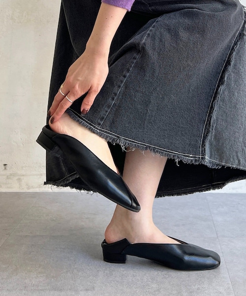 un dix cors（アンディコール）の「フラットシューズ（その他シューズ・レディース・カーキ/ブラック・L/M）」の2枚目の写真