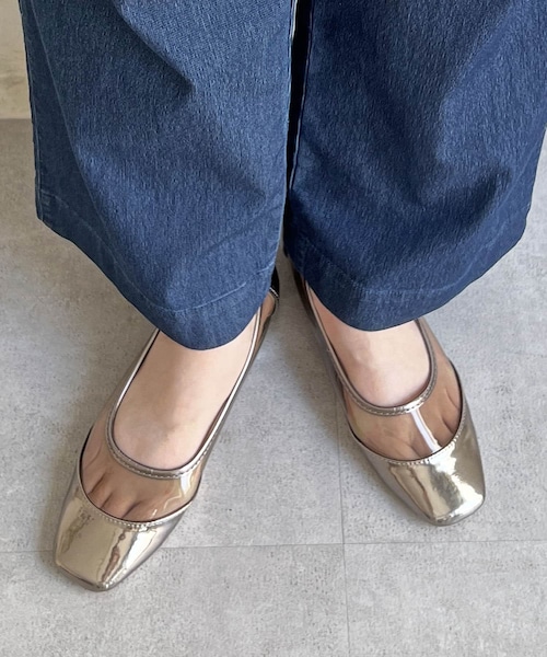 un dix cors(アンディコール)の「スクエアクリアフラットパンプス(その他シューズ・レディース・シルバー/アンティークゴールド・M/L)」の2枚目の写真