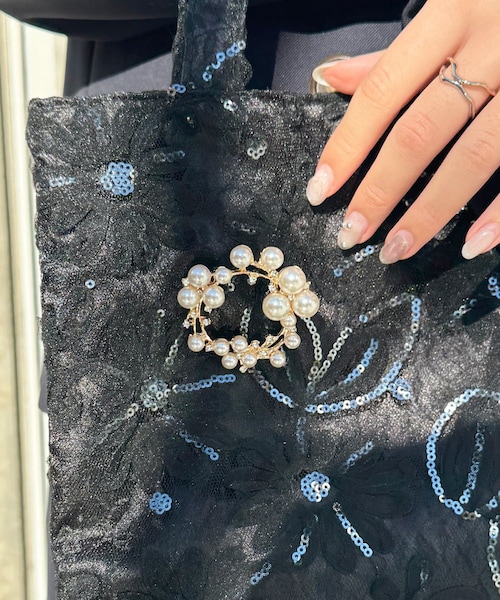 Lattice(Lattice)の「【オケージョン】ニュアンスパールブローチ(ブローチ/コサージュ・レディース・ゴールド・FREE)」の1枚目の写真