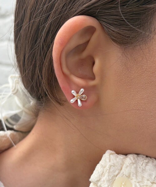 Lattice（Lattice）の「フラワーマグネットピアス（イヤリング・レディース・シルバー/ゴールド・FREE）」の2枚目の写真