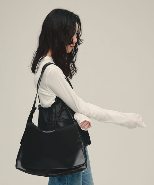 JEANASIS(ジーナシス)の「Flap Shoulder Bag(バッグ・ブラック(09)/ブラウン(58)・FREE)」の3枚目の写真